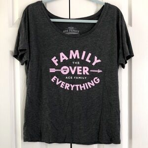 The Ace Family T-shirt Gray Short Sleeve Top Size Small